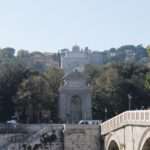 Roma a piedi Ponte Sisto con la fontana Paola