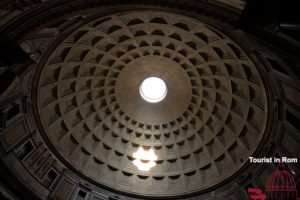 Pantheon Kuppel mit Sonnenlicht