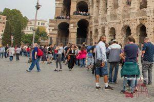 Venditrice di biglietti illegale al Colosseo