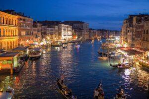 Venezia Canale Grande sera